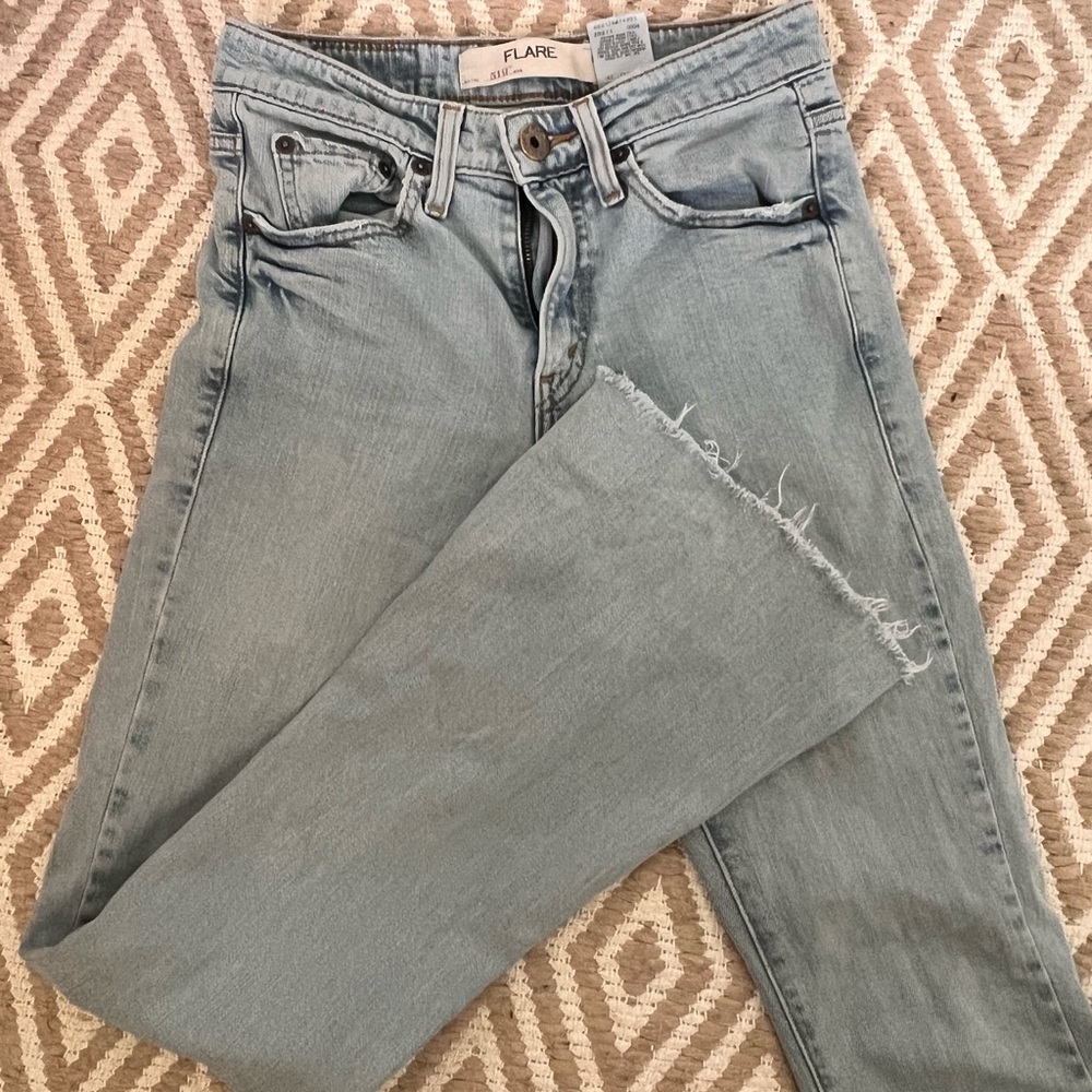 Sold via Instagram for $25 @jessieskinis